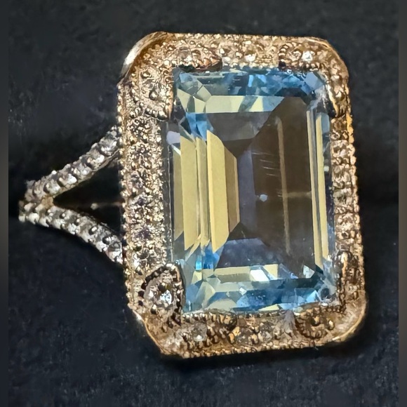 8 Carat Blue Topaz Ring w/ 50 ct.tw. White Topaz & 18kt Gold Over Sterling Size9 - Picture 7 of 9